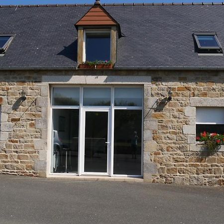 La Ferme Guibel Bed and Breakfast Plouzélambre Exteriör bild